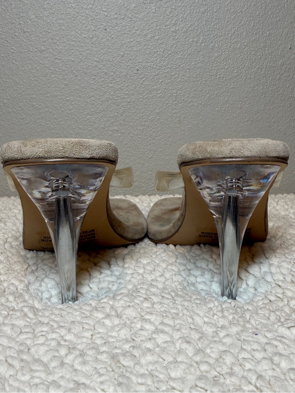 Steve Madden Clear Stiletto Thong Sandals. - Picture 9 of 11